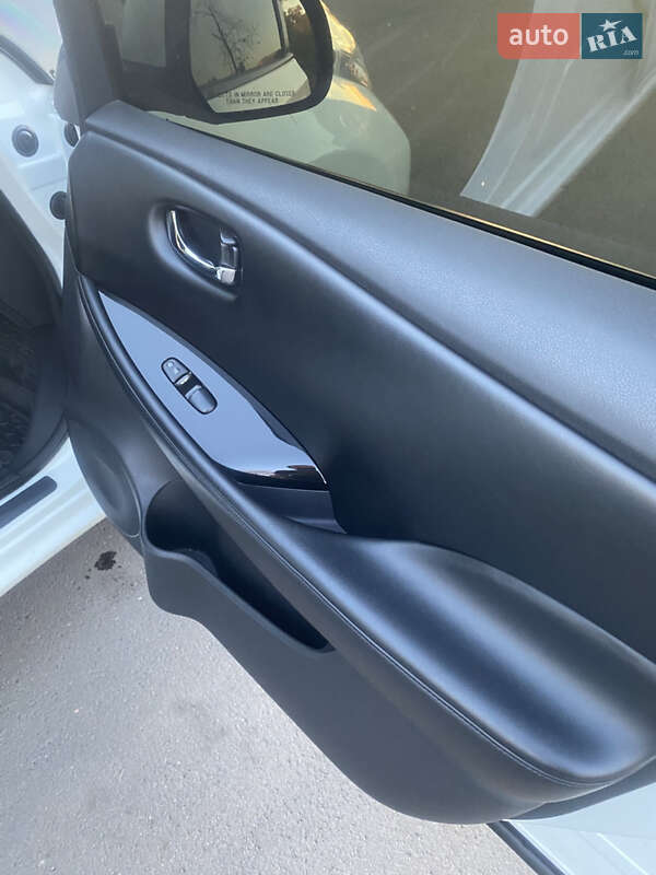 Хэтчбек Nissan Leaf 2015 в Харькове