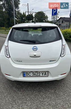 Хэтчбек Nissan Leaf 2016 в 