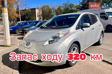 Хэтчбек Nissan Leaf 2011 в Ахтырке