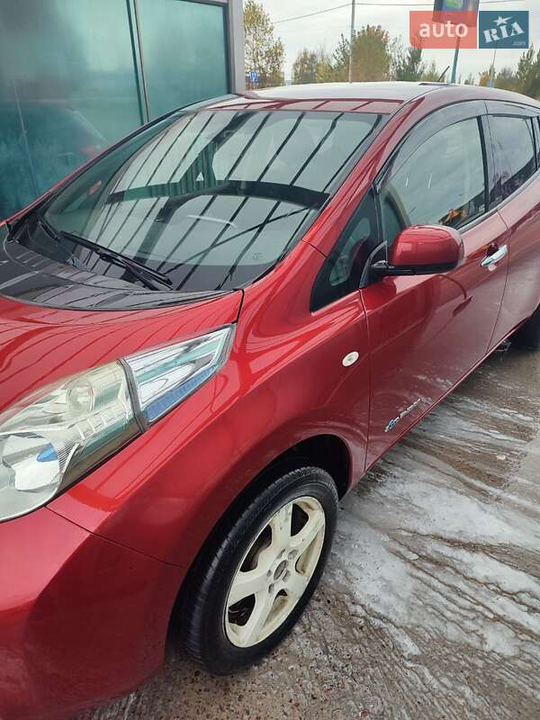 Хетчбек Nissan Leaf 2014 в Києві