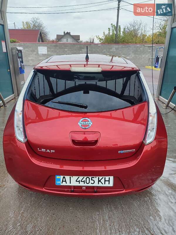 Хетчбек Nissan Leaf 2014 в Києві