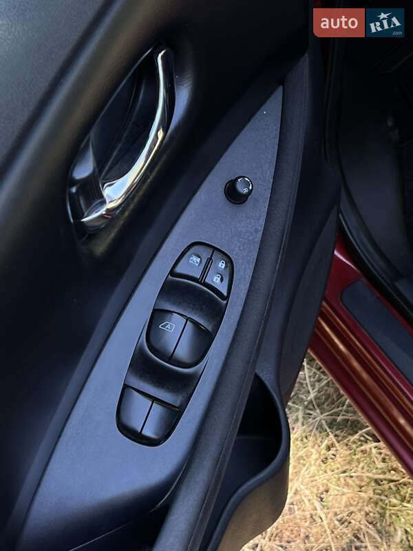 Хэтчбек Nissan Leaf 2014 в Днепре