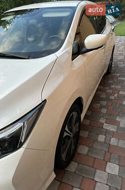 Хэтчбек Nissan Leaf 2022 в 