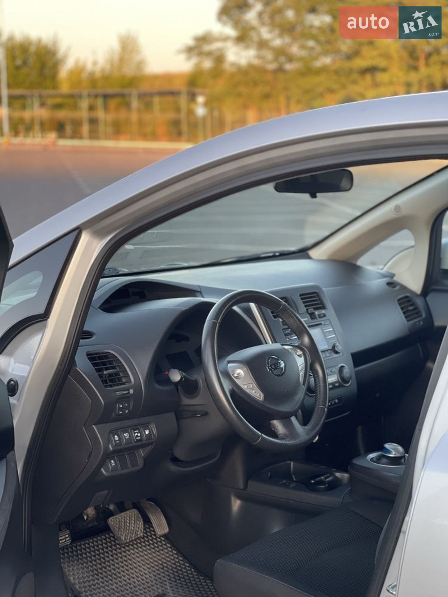 2014 Nissan Leaf - мініатюра 17