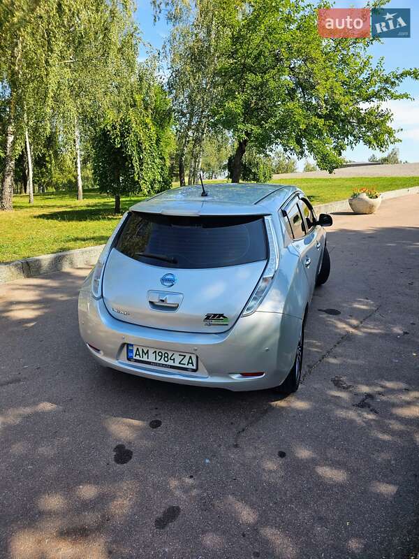 Хэтчбек Nissan Leaf 2017 в Житомире фото 5 Хэтчбек Nissan Leaf 2017 в Житомире