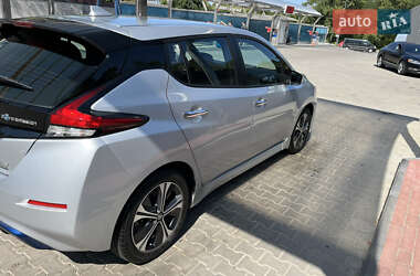 Хэтчбек Nissan Leaf 2019 в 