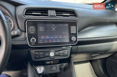 Хэтчбек Nissan Leaf 2019 в 