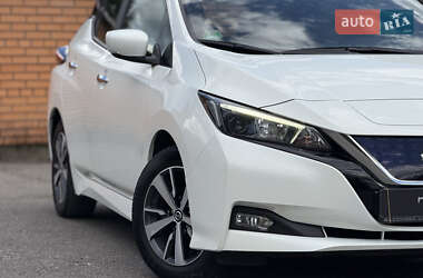 Хэтчбек Nissan Leaf 2018 в 
