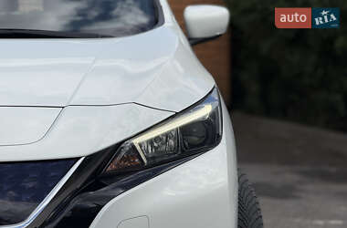 Хэтчбек Nissan Leaf 2018 в 