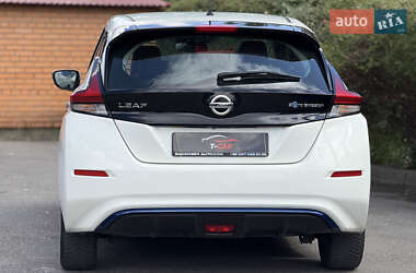 Хэтчбек Nissan Leaf 2018 в 