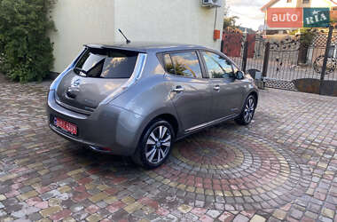 Хэтчбек Nissan Leaf 2014 в 