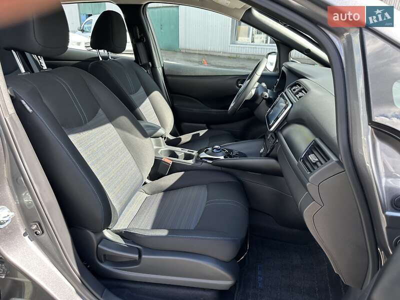 Хетчбек Nissan Leaf 2024 в Києві