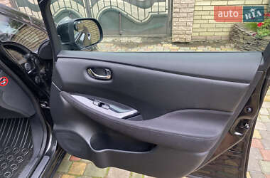 Хэтчбек Nissan Leaf 2014 в 