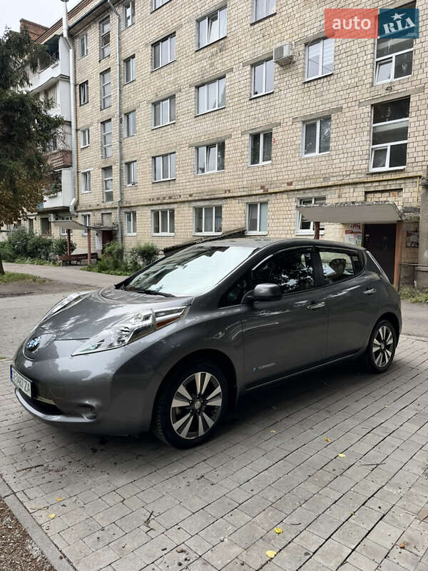 Хетчбек Nissan Leaf 2015 в Чернівцях фото 2 Хетчбек Nissan Leaf 2015 в Чернівцях