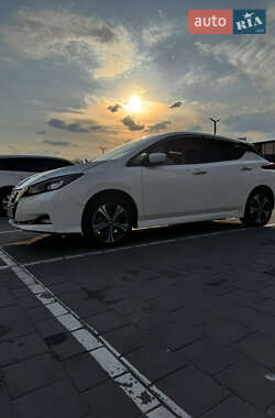 Хетчбек Nissan Leaf 2021 в Черкасах