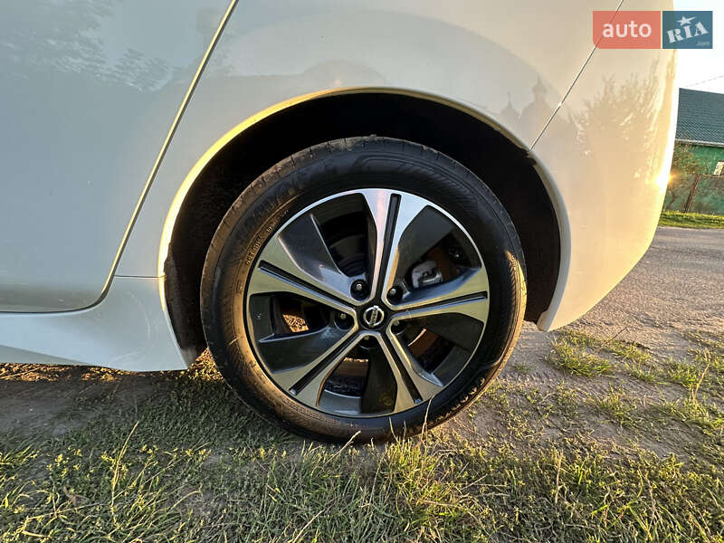 Хэтчбек Nissan Leaf 2020 в Ровно
