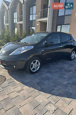 Хэтчбек Nissan Leaf 2016 в 