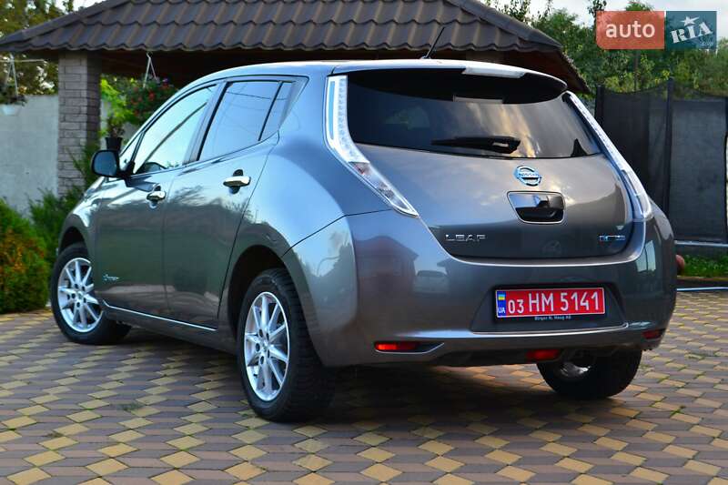 Хэтчбек Nissan Leaf 2015 в Сарнах