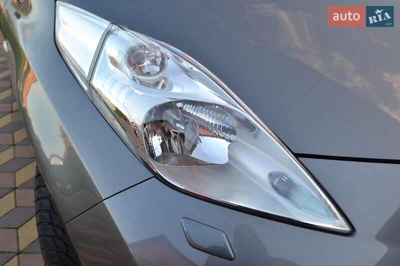 Хэтчбек Nissan Leaf 2015 в Сарнах