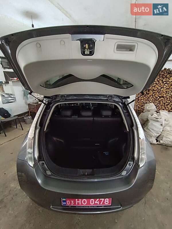 Хэтчбек Nissan Leaf 2015 в Ровно