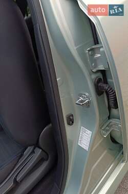 Хэтчбек Nissan Leaf 2018 в 