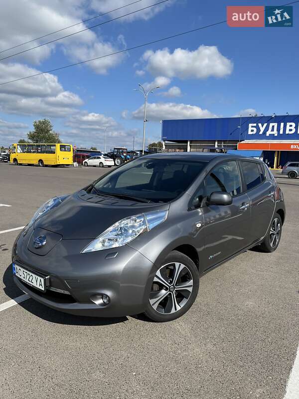 Хэтчбек Nissan Leaf 2016 в Луцке