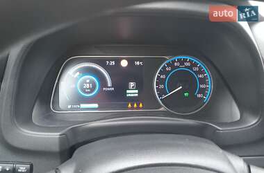 Хэтчбек Nissan Leaf 2022 в 