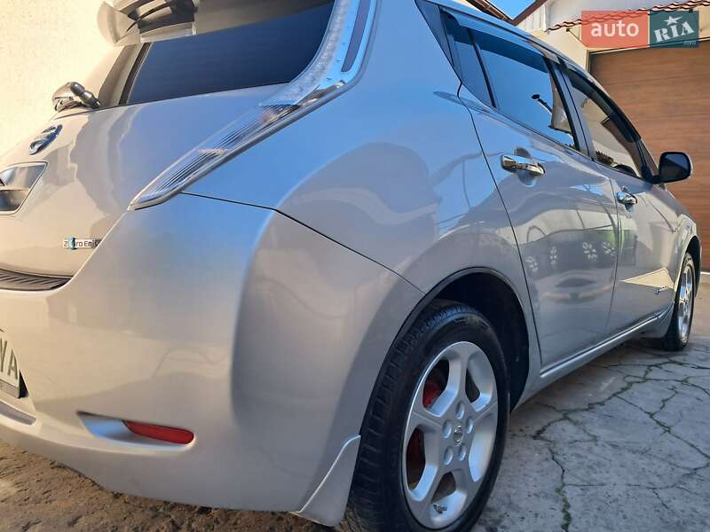 Хэтчбек Nissan Leaf 2013 в Каменец-Подольском