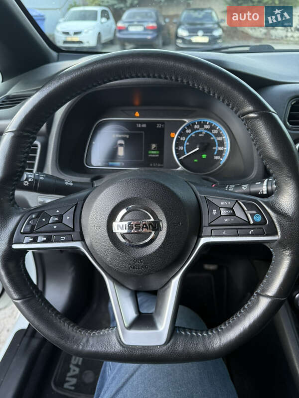 Хэтчбек Nissan Leaf 2019 в Львове