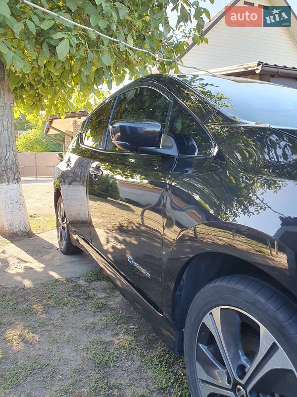 Хетчбек Nissan Leaf 2019 в Дніпрі