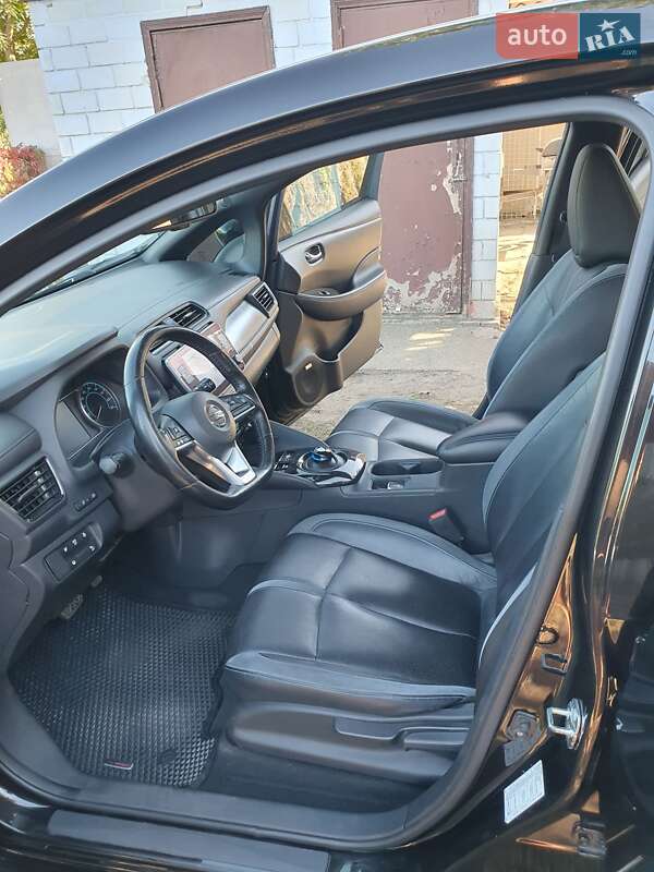 Хетчбек Nissan Leaf 2019 в Дніпрі