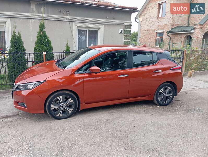 Хетчбек Nissan Leaf 2021 в Тернополі