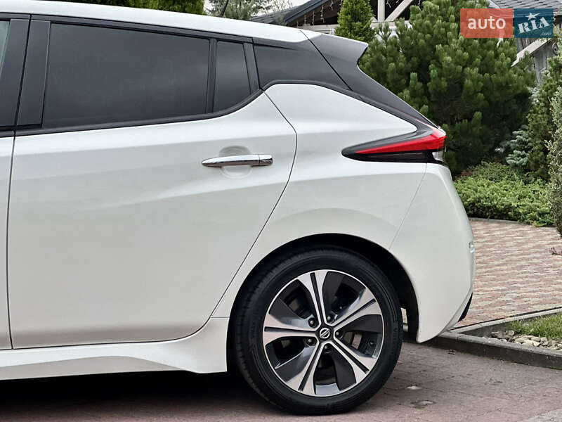 Хэтчбек Nissan Leaf 2018 в Стрые