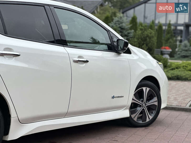 Хэтчбек Nissan Leaf 2018 в Стрые