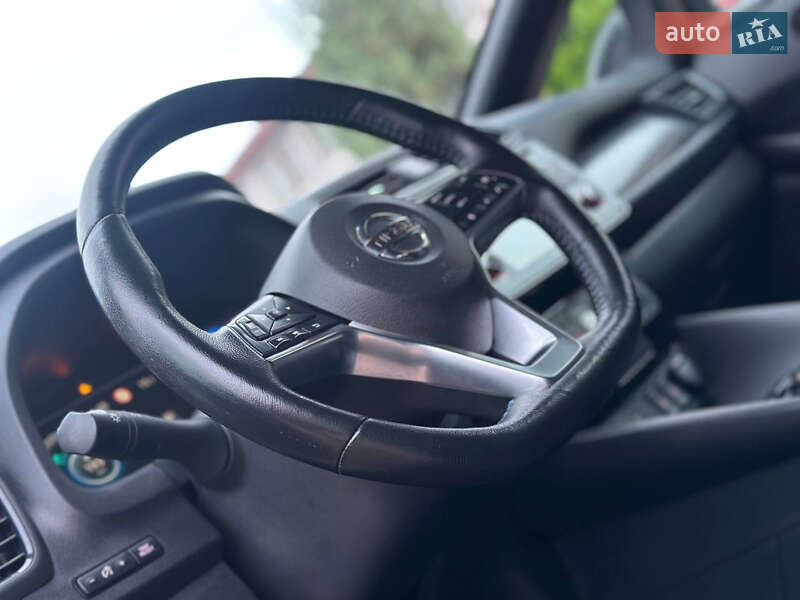Хэтчбек Nissan Leaf 2018 в Стрые