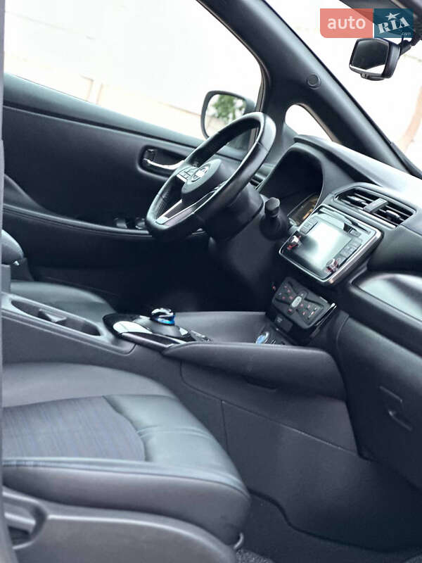 Хэтчбек Nissan Leaf 2018 в Стрые