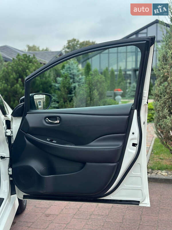 Хэтчбек Nissan Leaf 2018 в Стрые