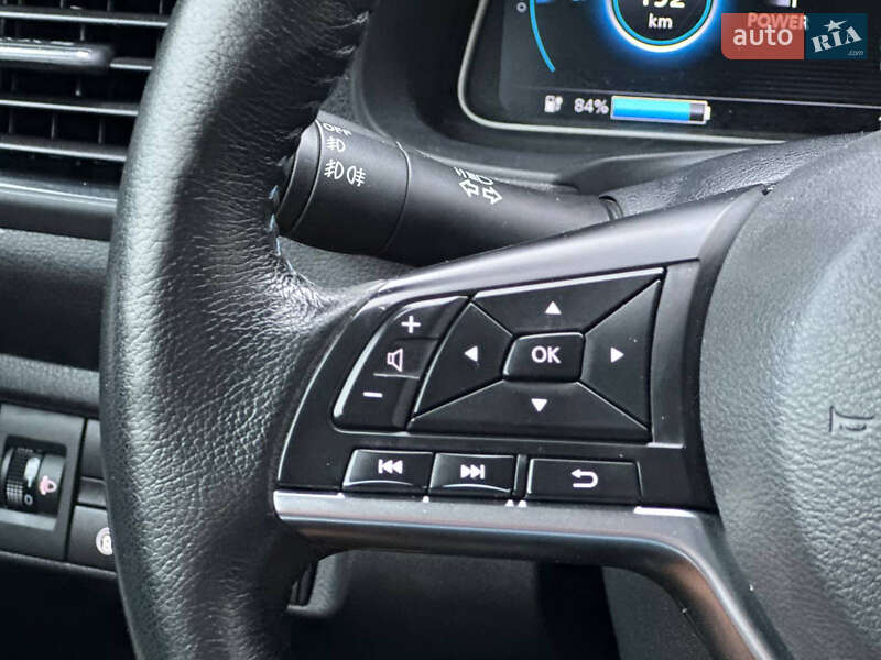 Хэтчбек Nissan Leaf 2018 в Стрые