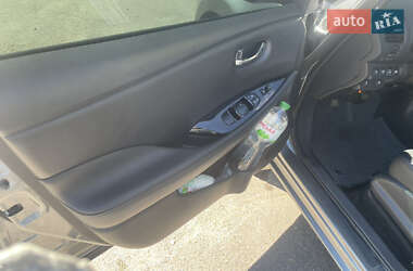 Хэтчбек Nissan Leaf 2014 в 