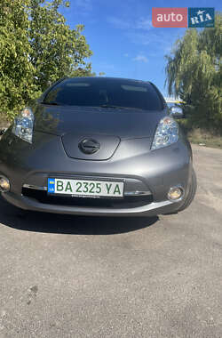 Хэтчбек Nissan Leaf 2014 в 