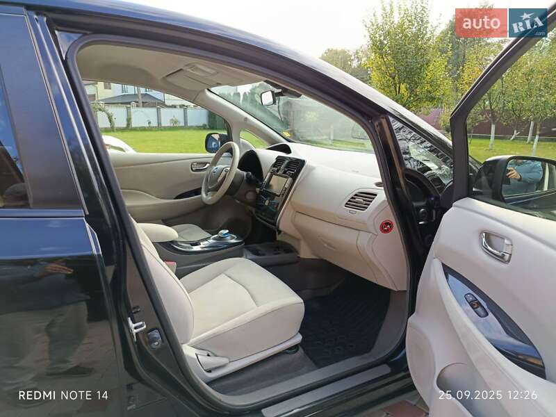Хэтчбек Nissan Leaf 2011 в Ивано-Франковске