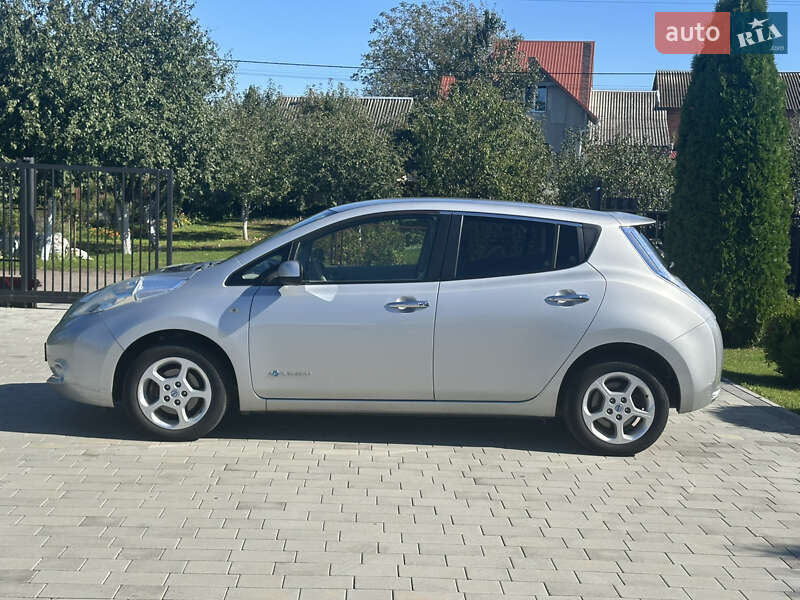 Хэтчбек Nissan Leaf 2011 в Луцке