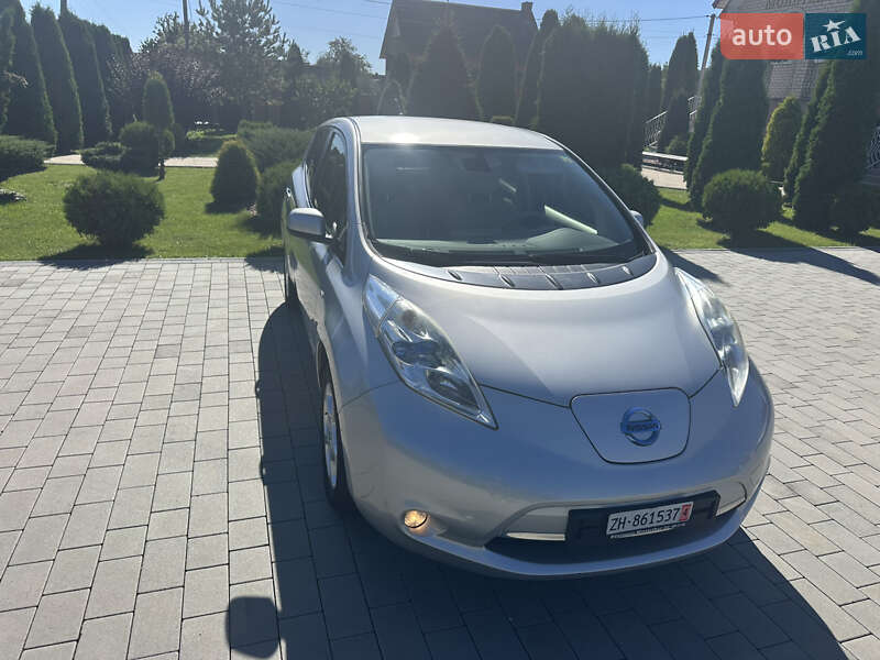 Хэтчбек Nissan Leaf 2011 в Луцке