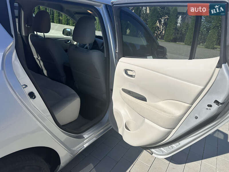 Хэтчбек Nissan Leaf 2011 в Луцке