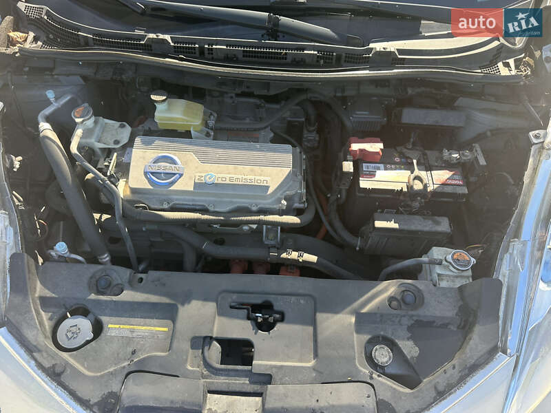 Хэтчбек Nissan Leaf 2011 в Луцке