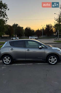 Хэтчбек Nissan Leaf 2014 в Львове