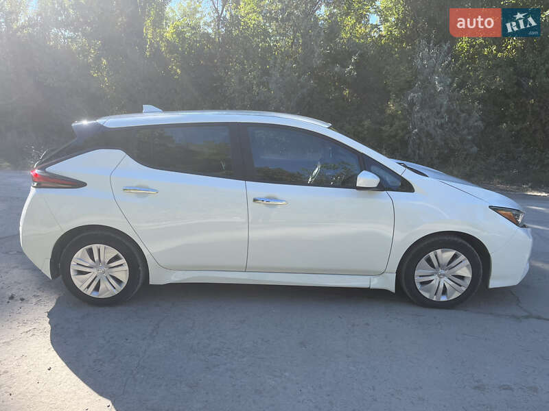 Хэтчбек Nissan Leaf 2018 в Каменец-Подольском