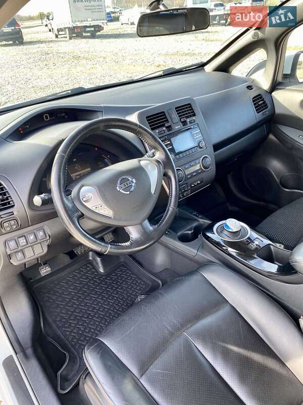 Хетчбек Nissan Leaf 2013 в Новояворівську фото 18 Хетчбек Nissan Leaf 2013 в Новояворівську