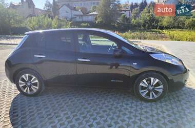 Хэтчбек Nissan Leaf 2013 в 
