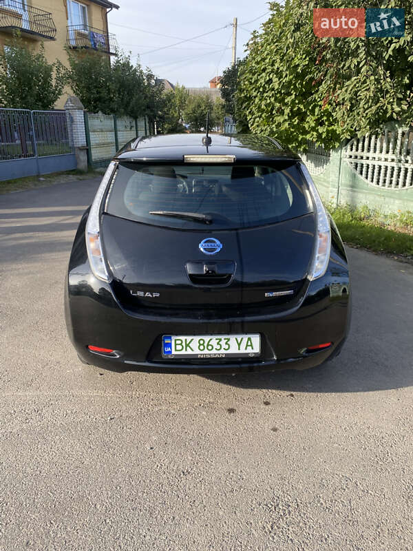 Хетчбек Nissan Leaf 2016 в Рівному